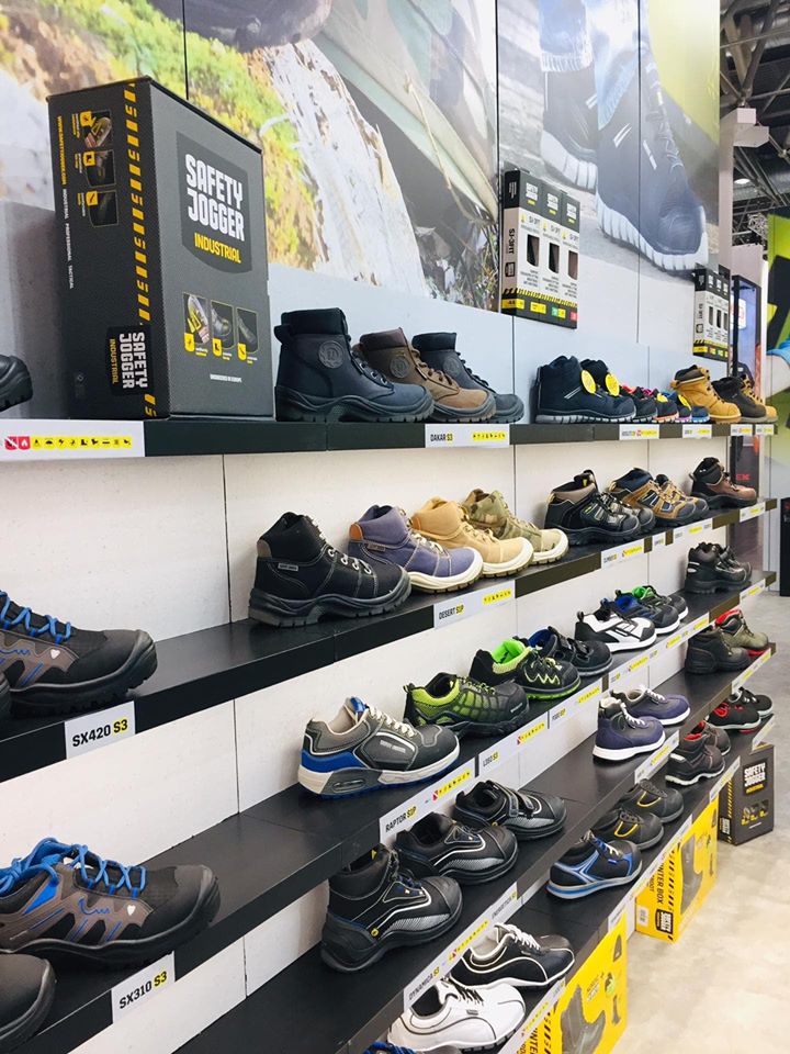 Cửa hàng bán giày bảo hộ thể thao quận 9 thành phố Hồ Chí Minh